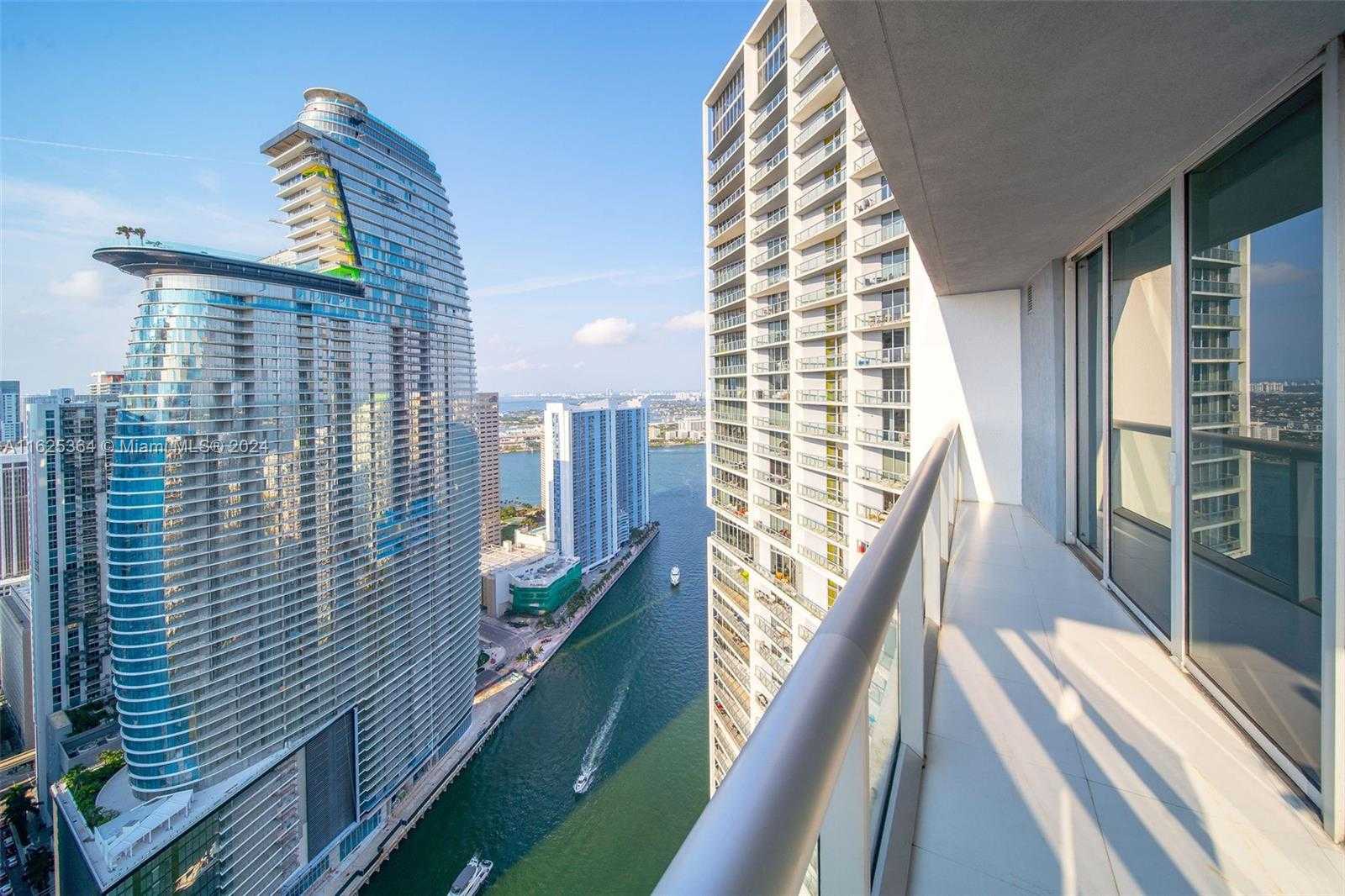 Small Image of 475 Brickell Ave, Miami, FL 33131, USA Number 12