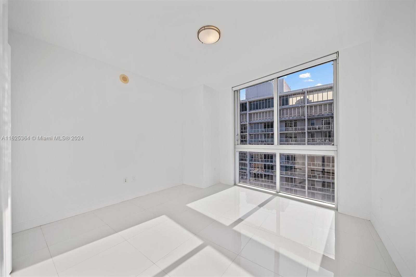 Small Image of 475 Brickell Ave, Miami, FL 33131, USA Number 24