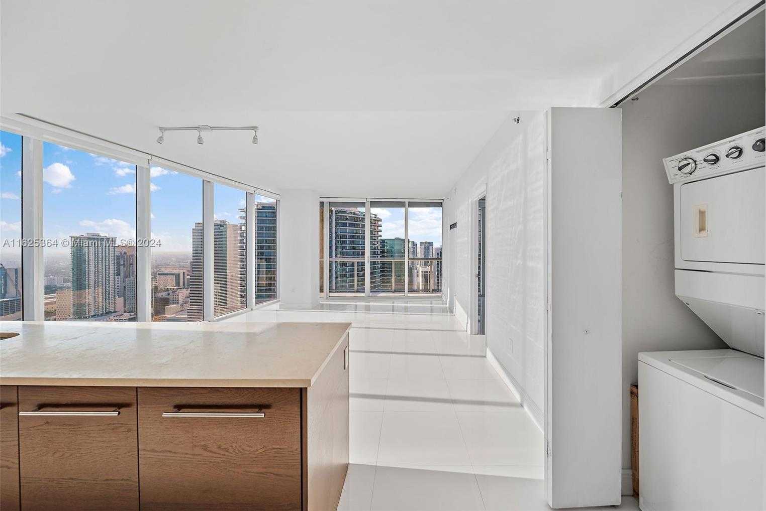 Small Image of 475 Brickell Ave, Miami, FL 33131, USA Number 30