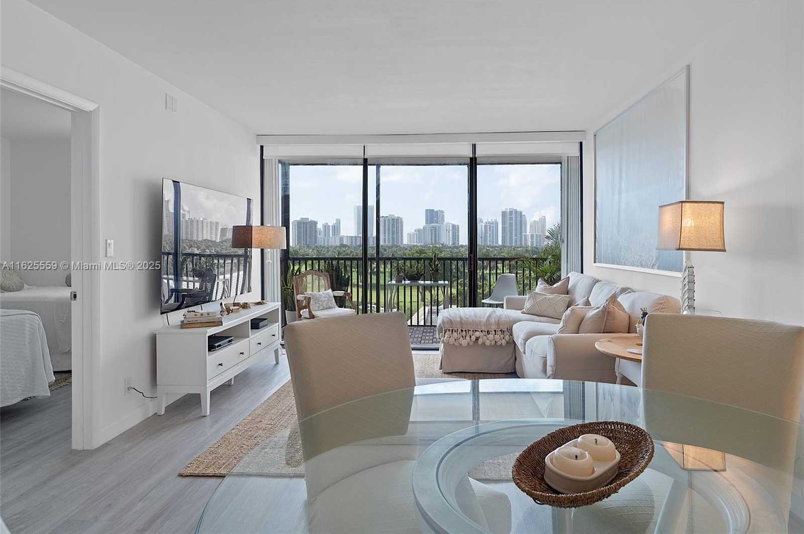 Small Image of 20301 WEST COUNTRY CLUB DR #728, Aventura Number 12