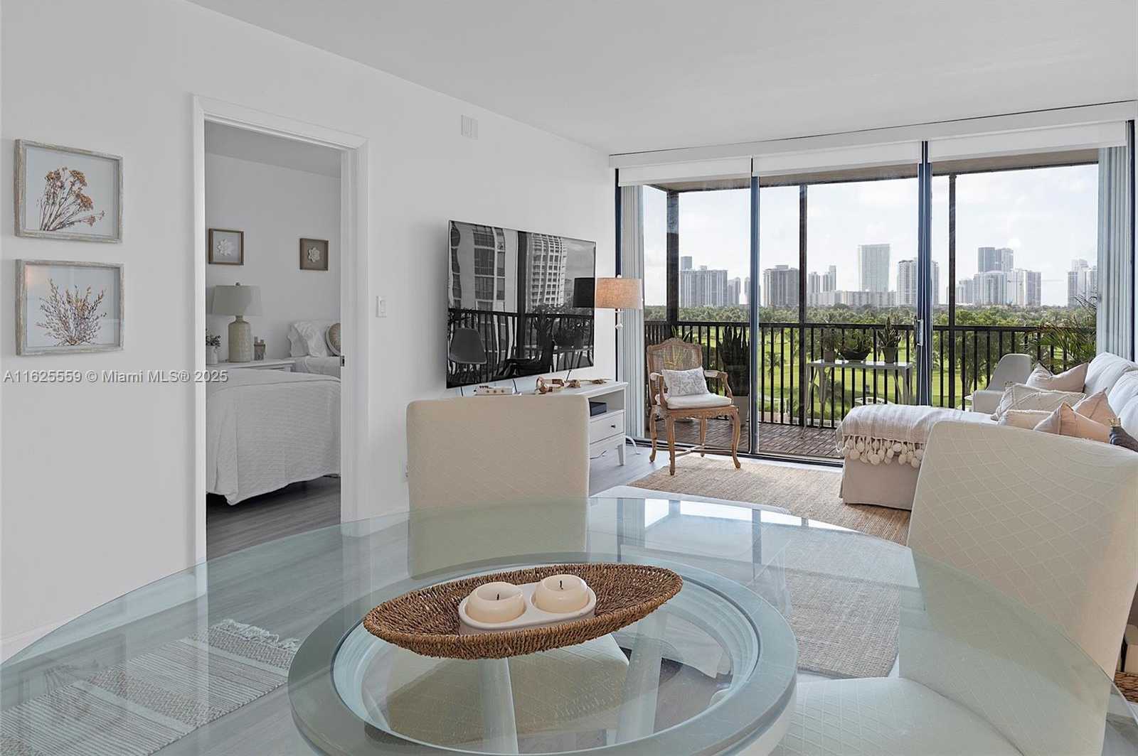 Small Image of 20301 WEST COUNTRY CLUB DR #728, Aventura Number 13