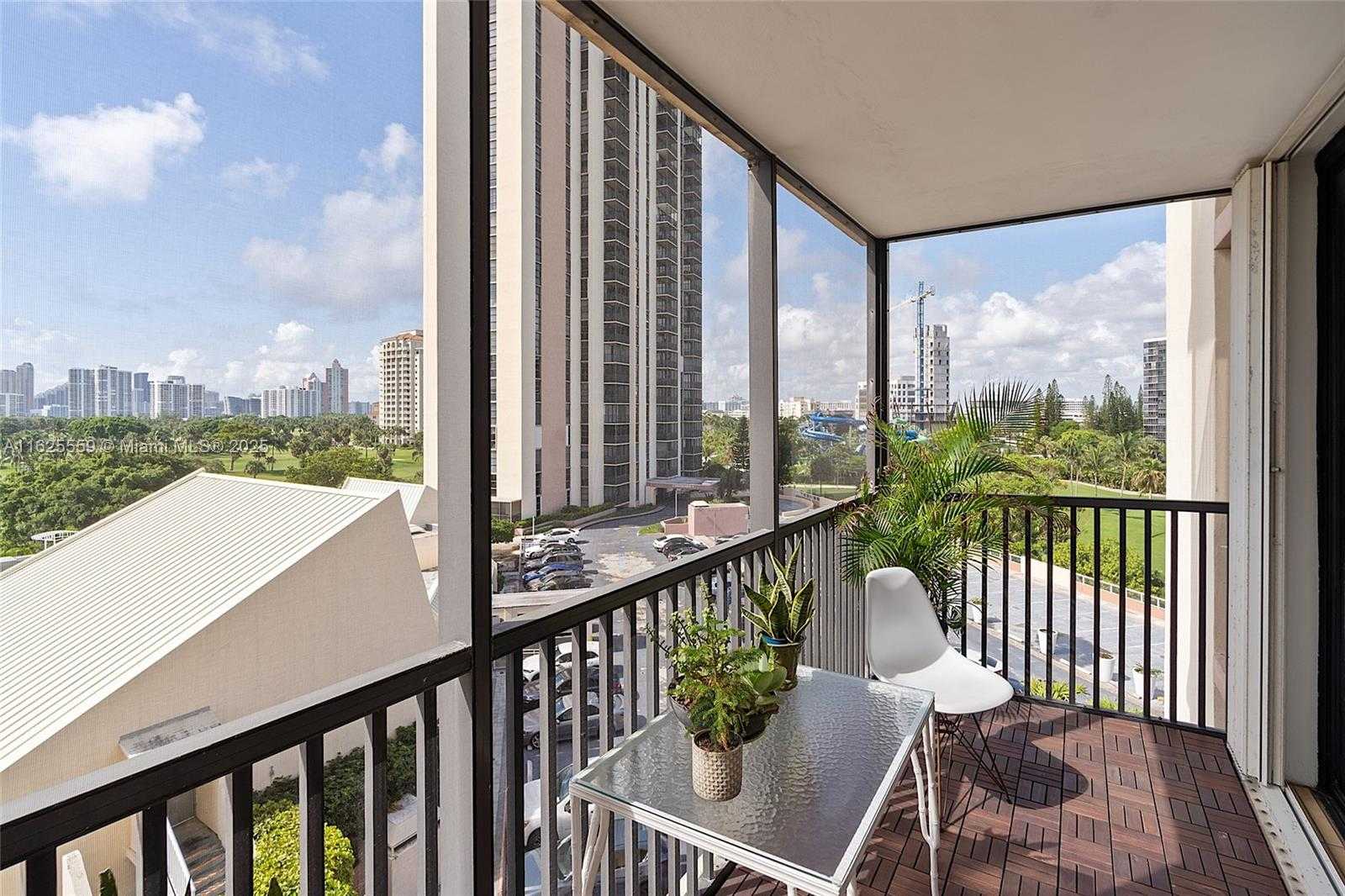 Small Image of 20301 WEST COUNTRY CLUB DR #728, Aventura Number 18