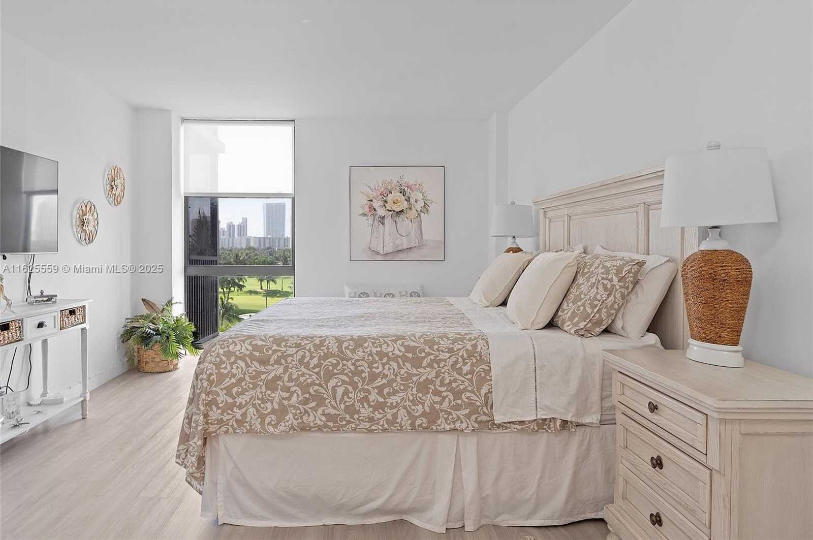 Small Image of 20301 WEST COUNTRY CLUB DR #728, Aventura Number 29