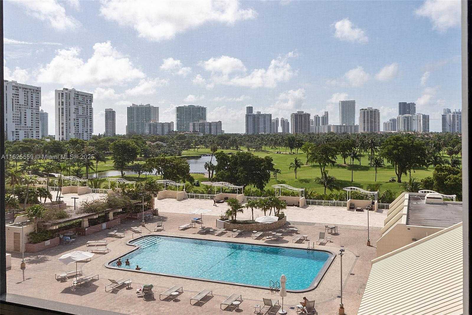 Small Image of 20301 WEST COUNTRY CLUB DR #728, Aventura Number 3