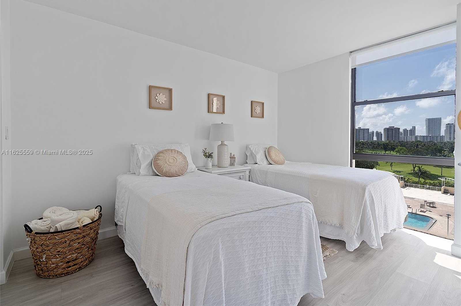 Small Image of 20301 WEST COUNTRY CLUB DR #728, Aventura Number 38