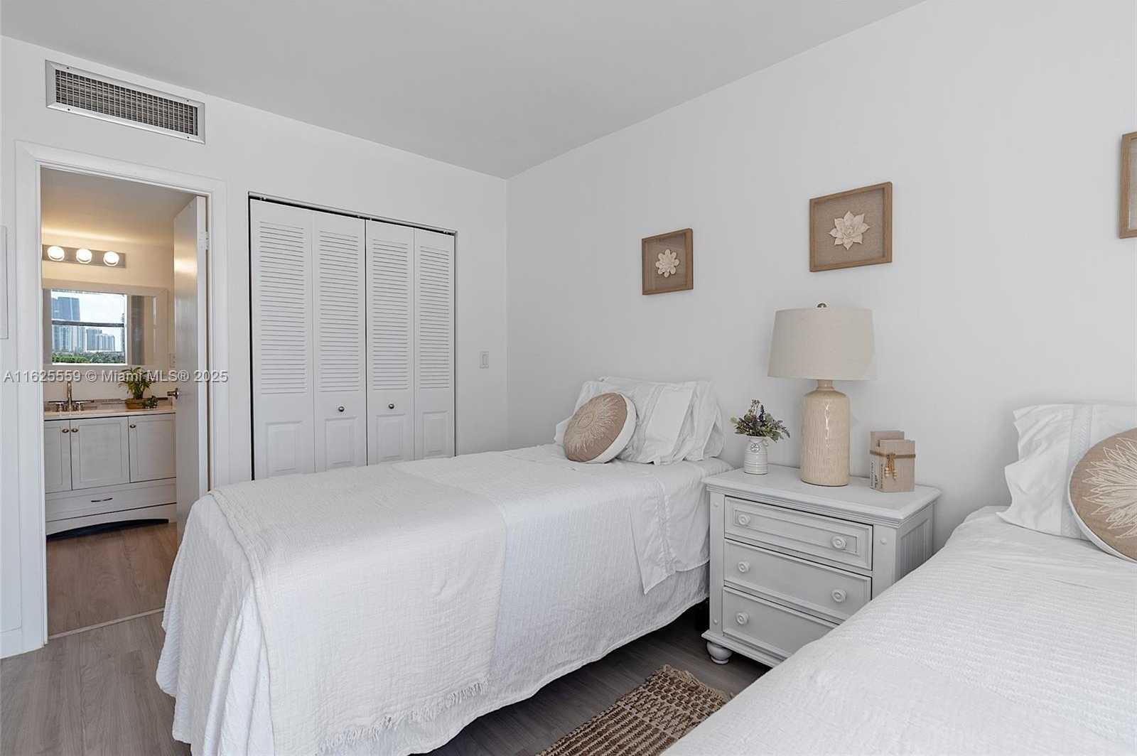Small Image of 20301 WEST COUNTRY CLUB DR #728, Aventura Number 40