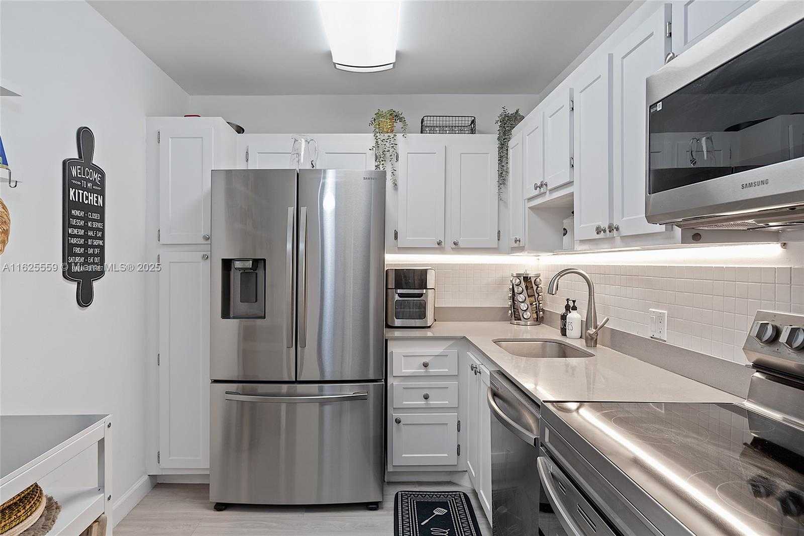 Small Image of 20301 WEST COUNTRY CLUB DR #728, Aventura Number 41