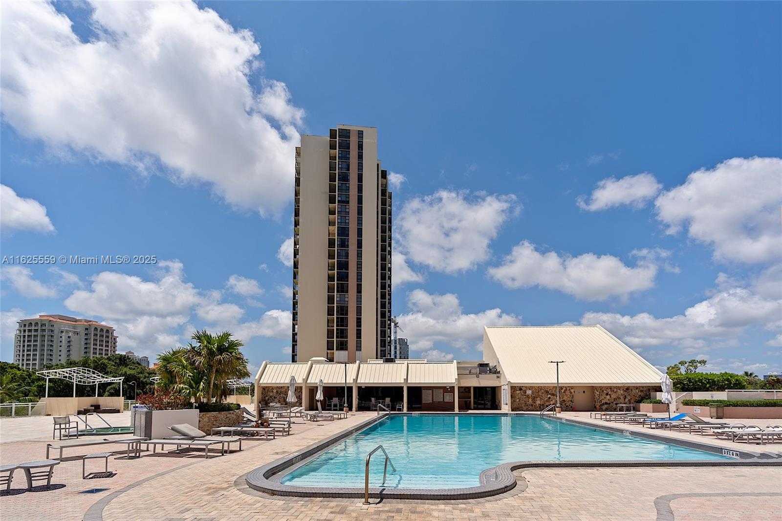 Small Image of 20301 WEST COUNTRY CLUB DR #728, Aventura Number 5