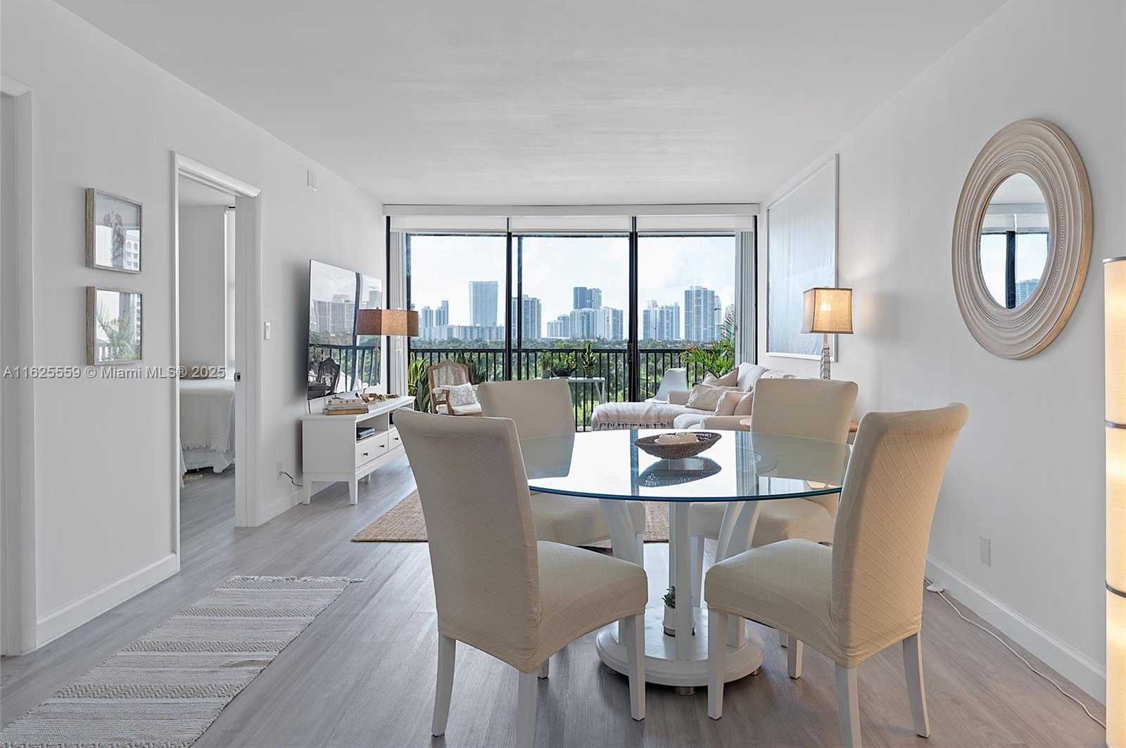 Small Image of 20301 WEST COUNTRY CLUB DR #728, Aventura Number 6