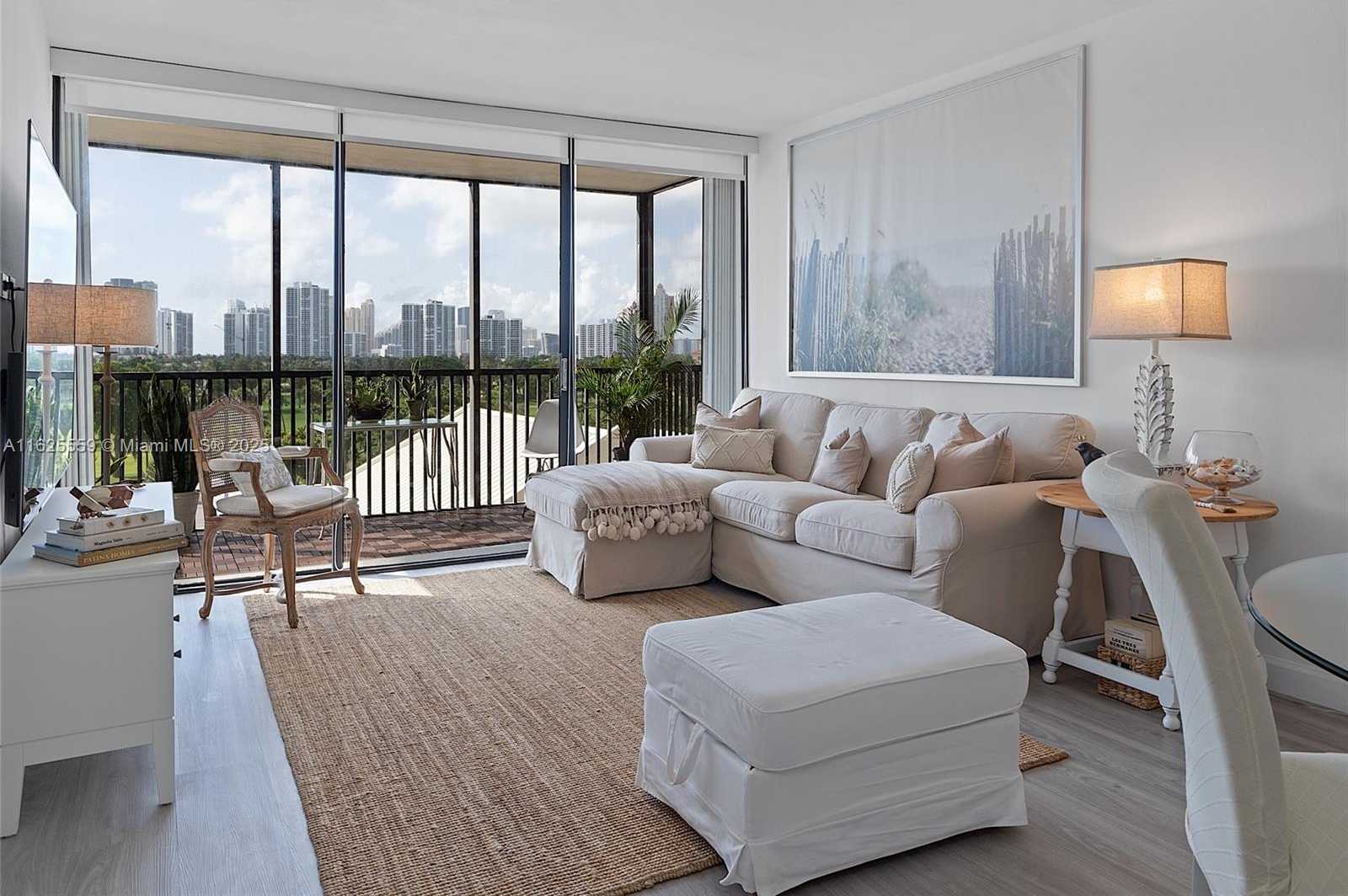 Small Image of 20301 WEST COUNTRY CLUB DR #728, Aventura Number 7