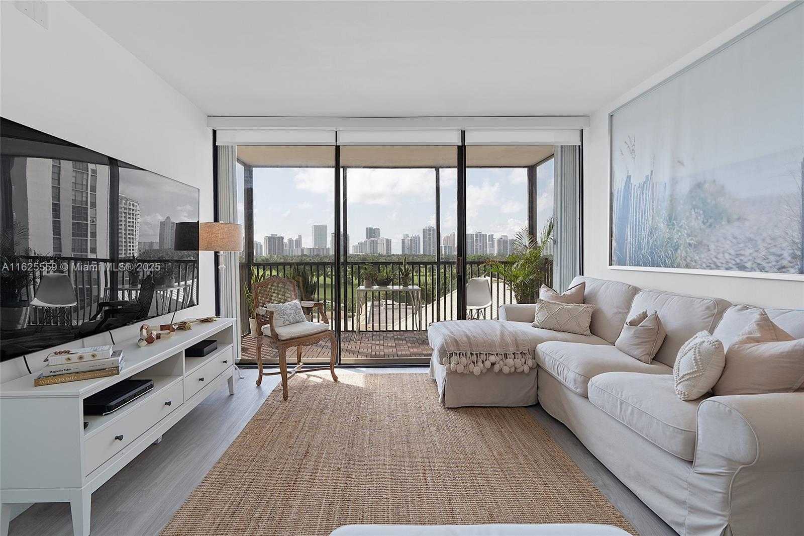 Small Image of 20301 WEST COUNTRY CLUB DR #728, Aventura Number 9