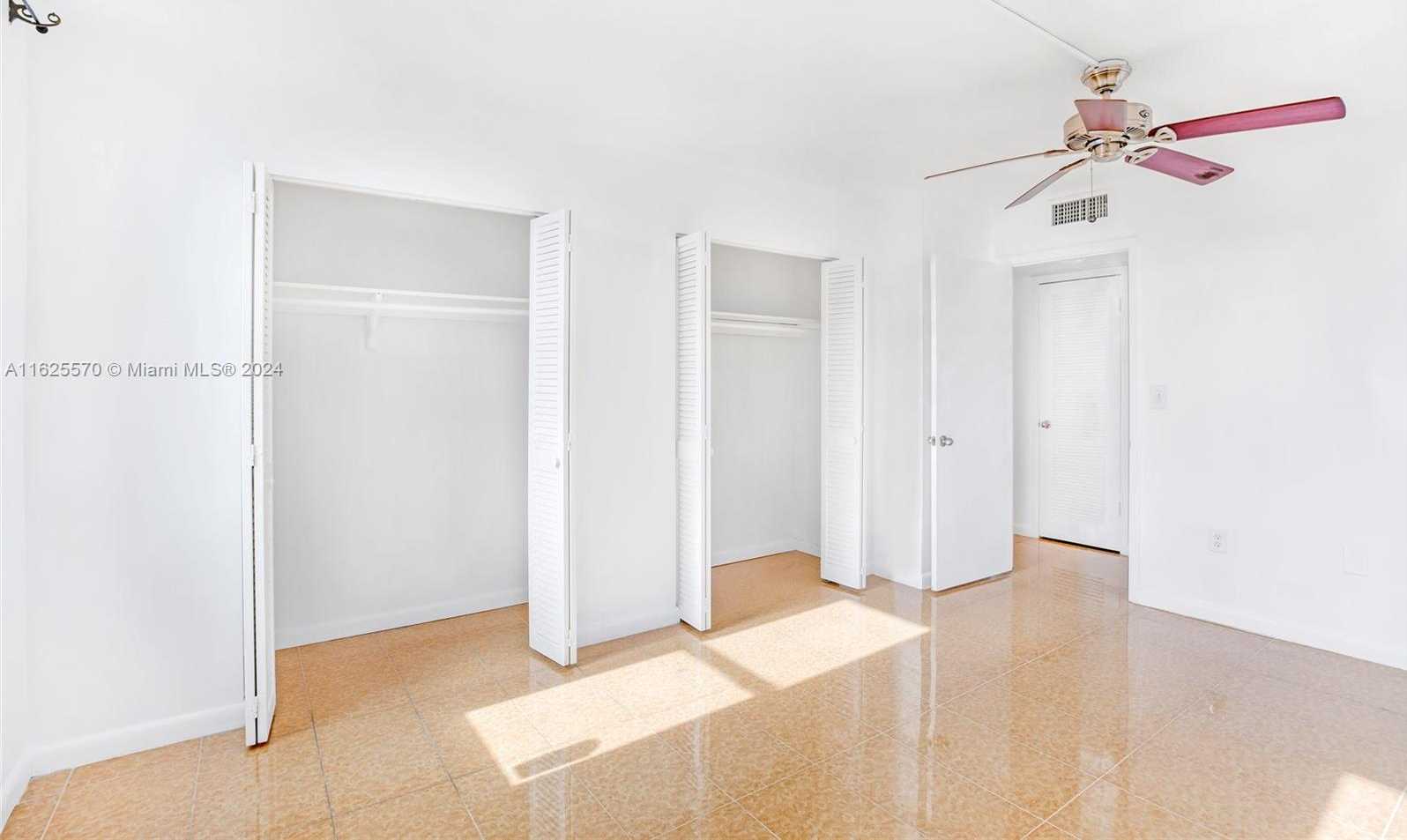 Small Image of 7133 BAY DR #401, Miami Beach Number 14