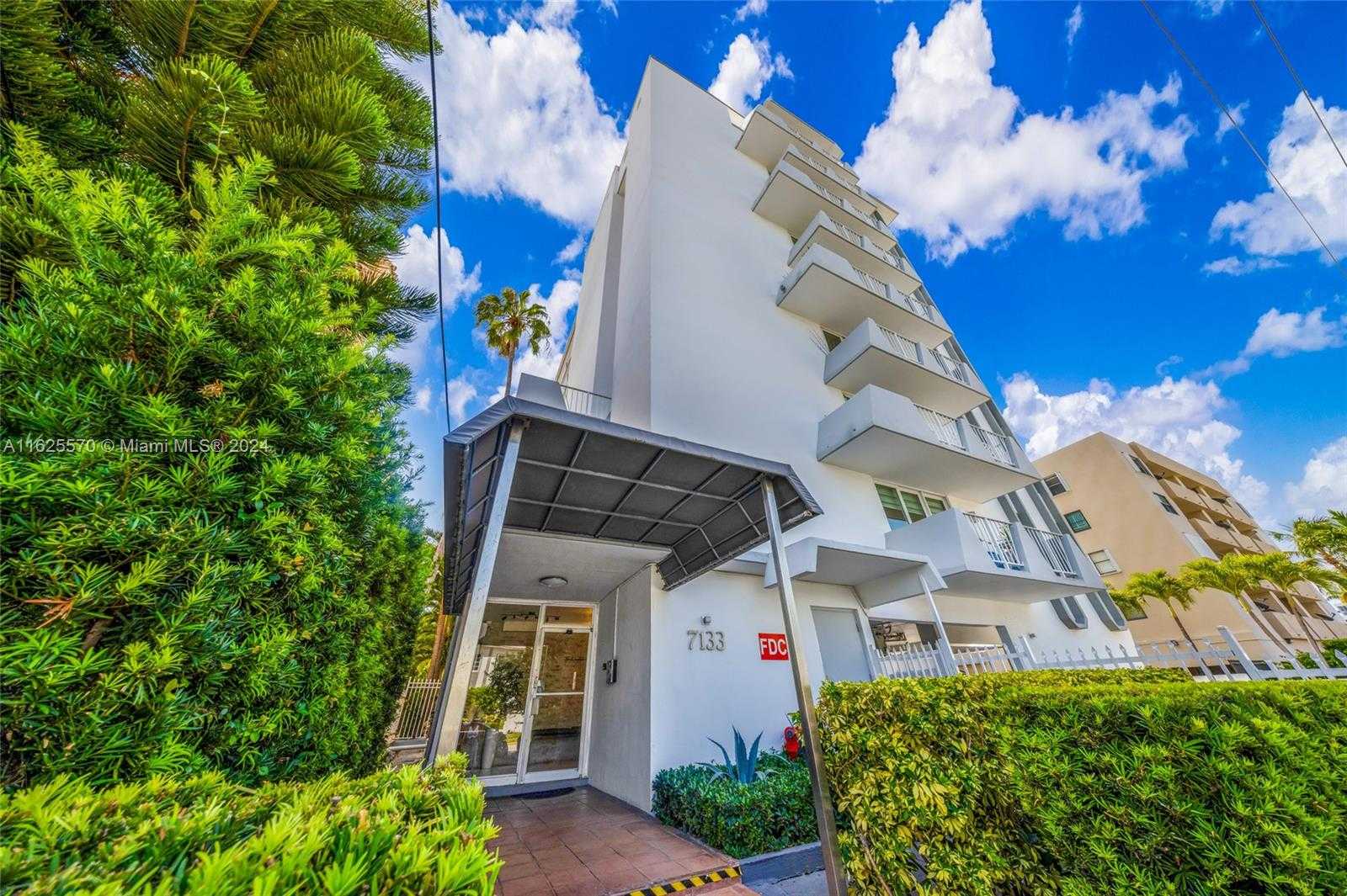 Small Image of 7133 BAY DR #401, Miami Beach Number 18