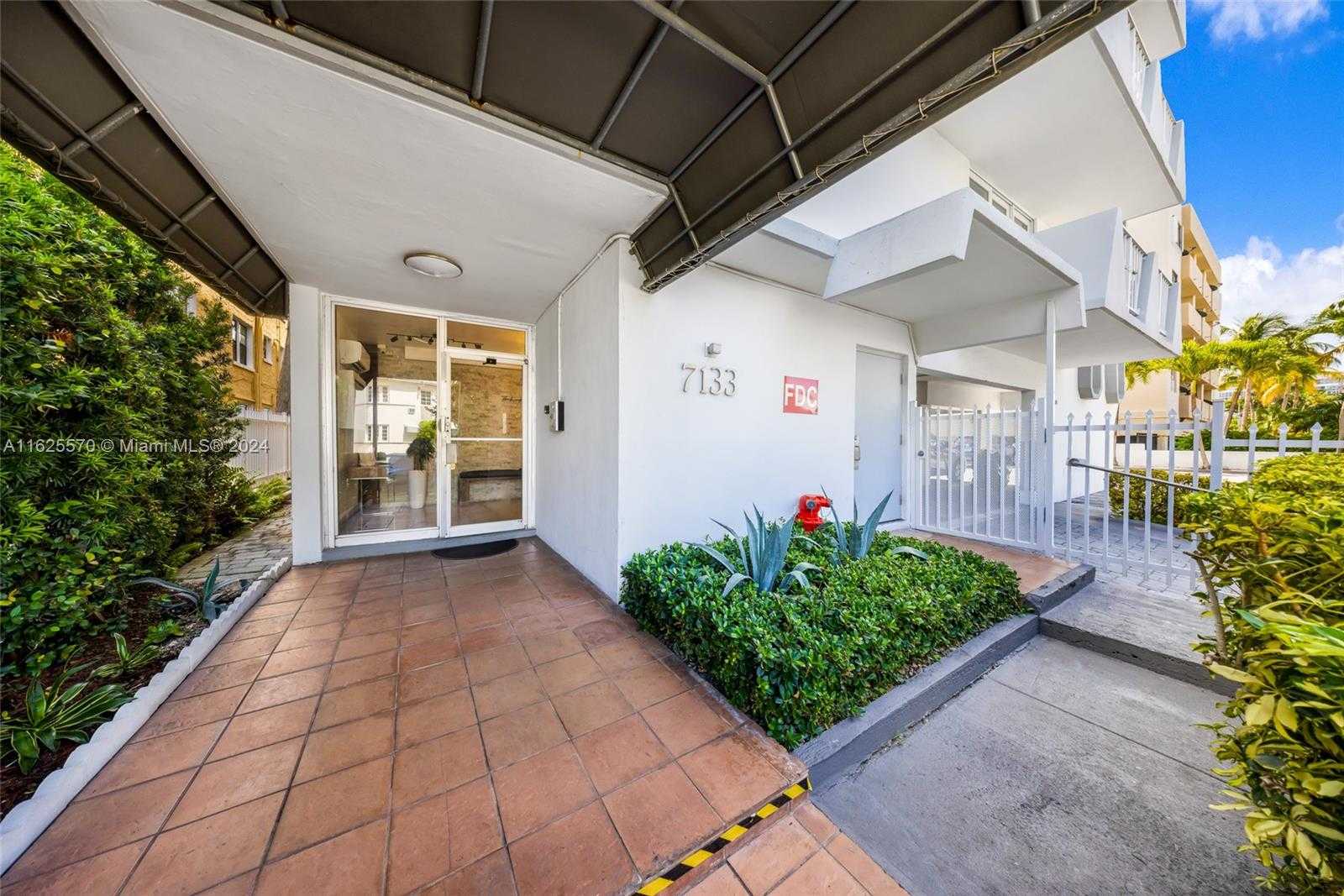 Small Image of 7133 BAY DR #401, Miami Beach Number 19