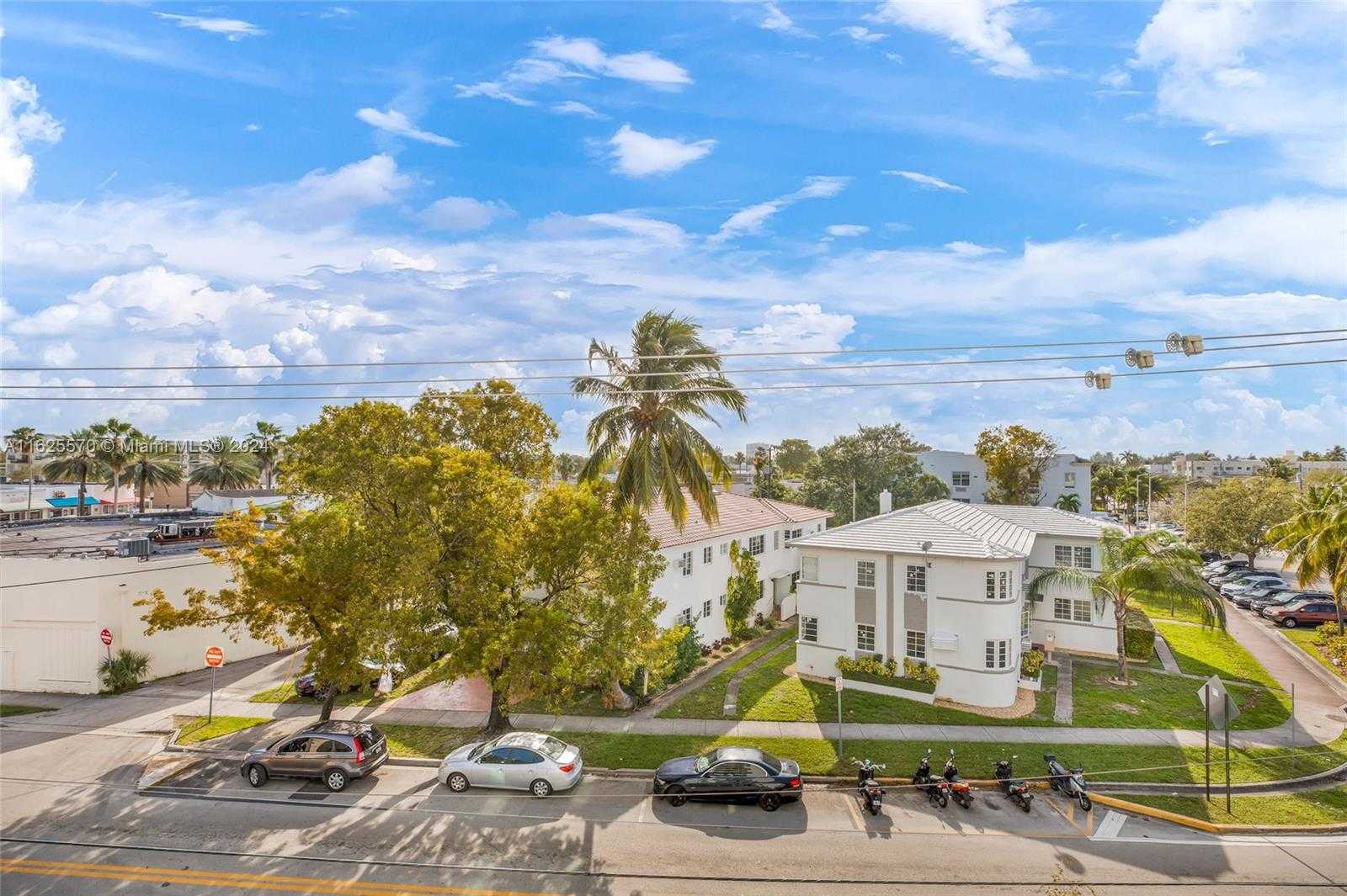 Small Image of 7133 BAY DR #401, Miami Beach Number 20