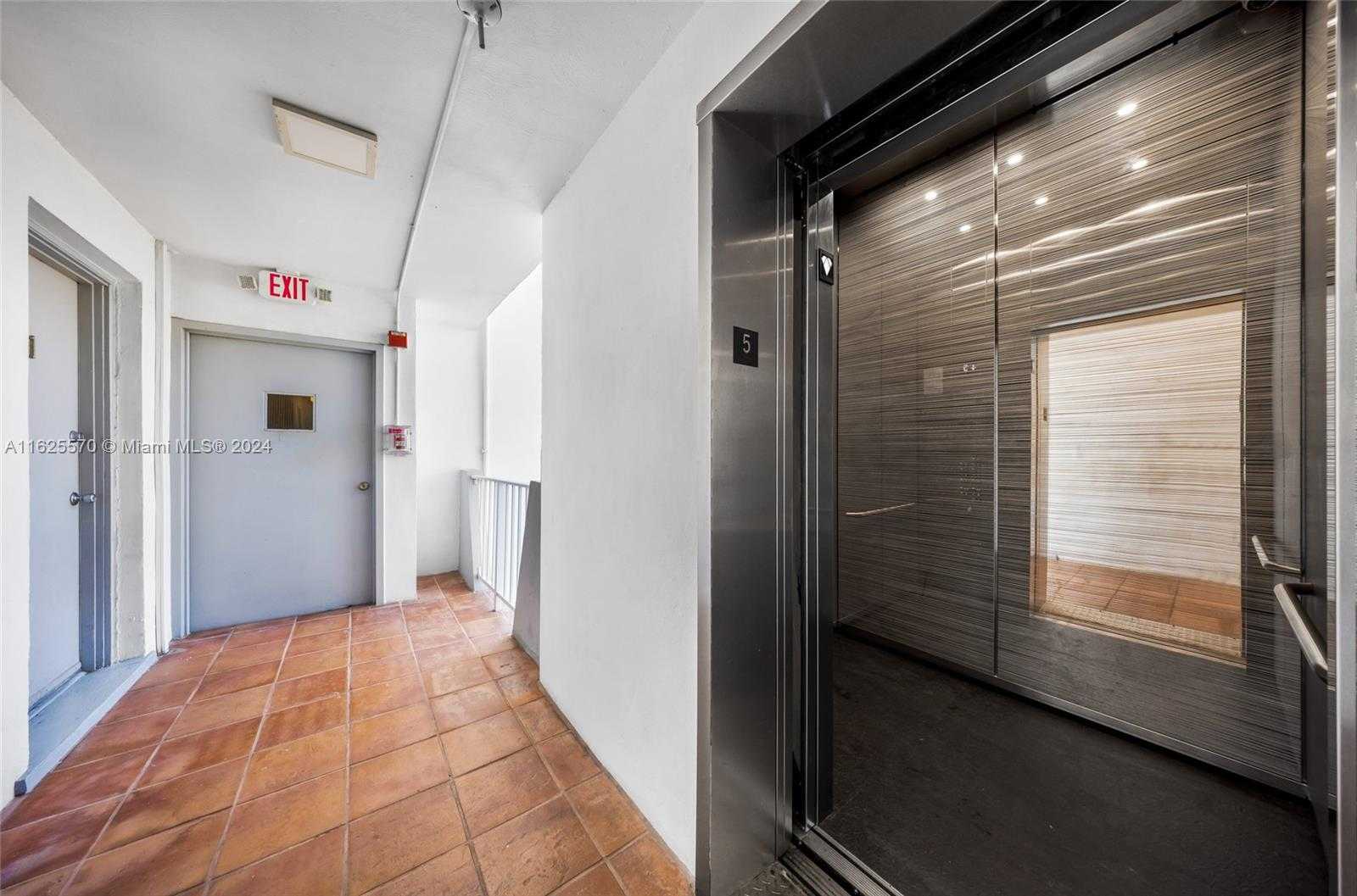 Small Image of 7133 BAY DR #401, Miami Beach Number 22