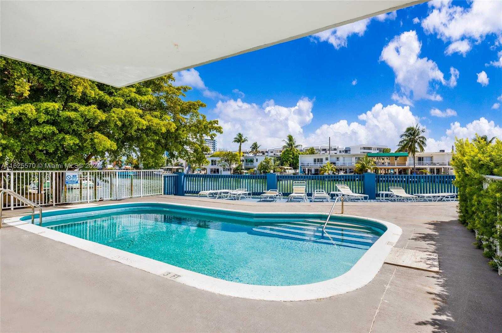 Small Image of 7133 BAY DR #401, Miami Beach Number 24
