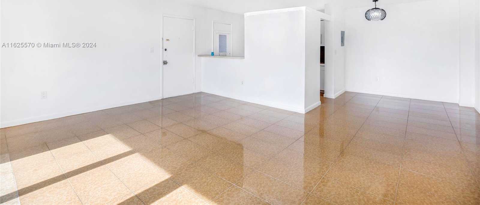 Small Image of 7133 BAY DR #401, Miami Beach Number 4