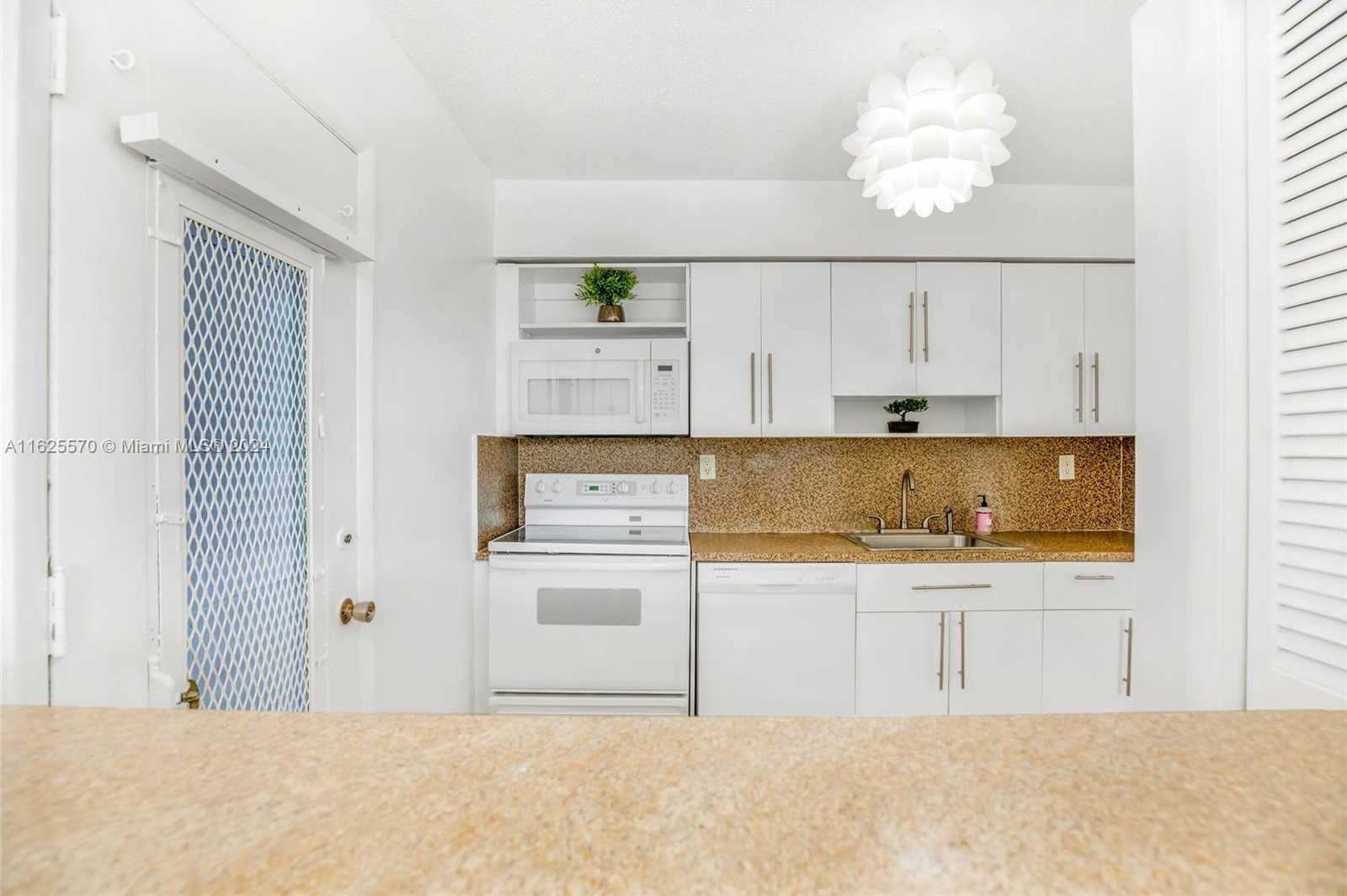 Small Image of 7133 BAY DR #401, Miami Beach Number 8