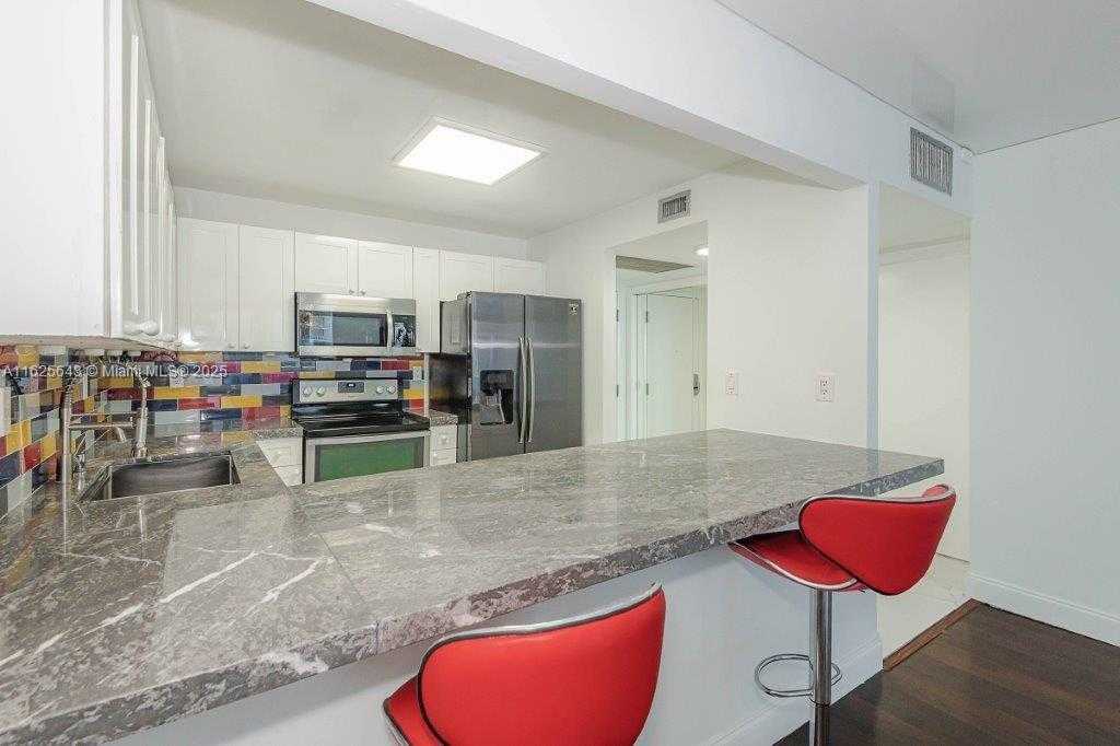 Small Image of 2301 COLLINS AVE #1204, Miami Beach Number 13