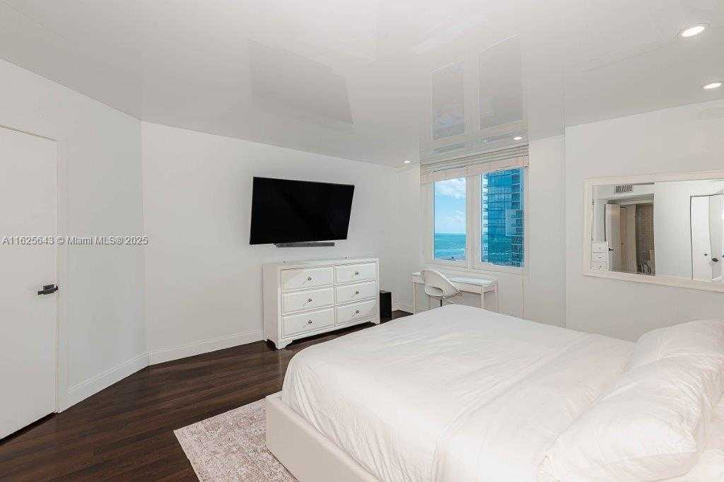 Small Image of 2301 COLLINS AVE #1204, Miami Beach Number 17