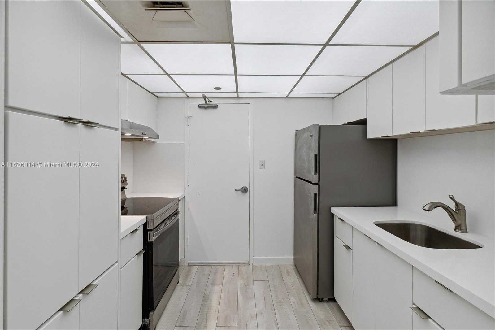 Small Image of 1000 WEST AVE #821, Miami Beach Number 6