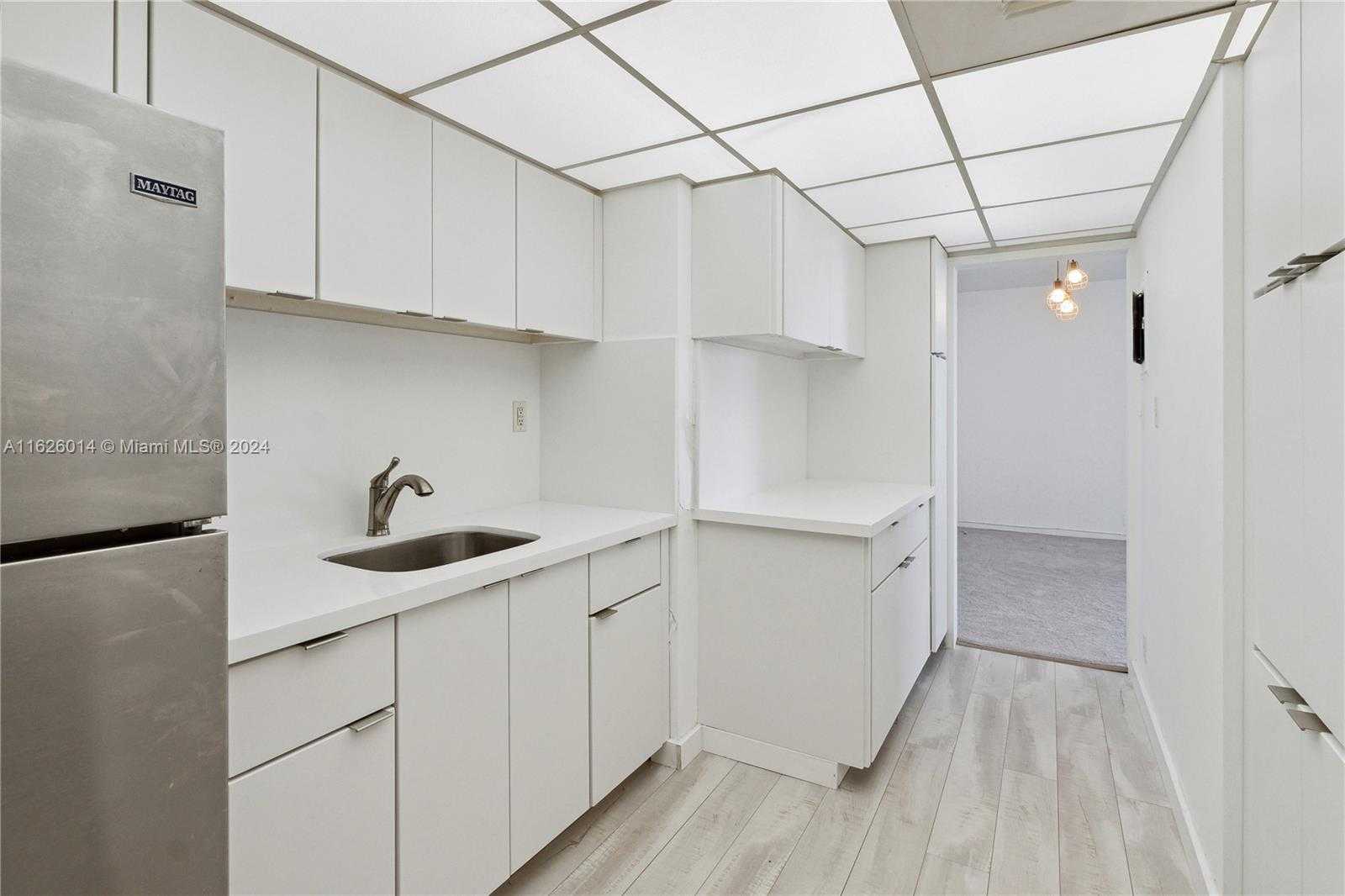 Small Image of 1000 WEST AVE #821, Miami Beach Number 7