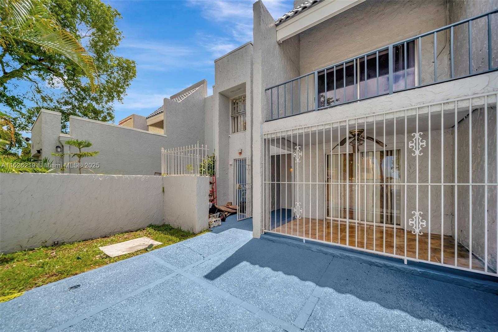 Small Image of 1809 NORTH WEST 58TH AVE #18, Lauderhill Number 4