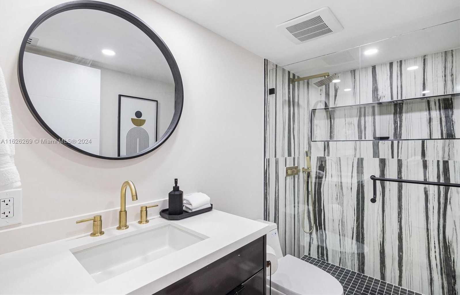 Small Image of 1717 NORTH BAYSHORE DR #A-3755, Miami Number 15