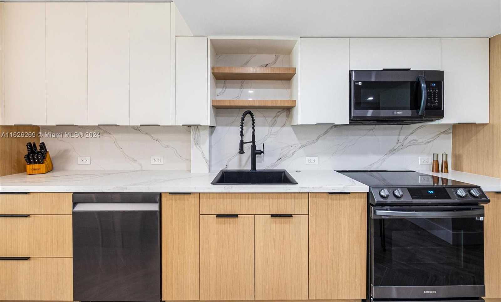 Small Image of 1717 NORTH BAYSHORE DR #A-3755, Miami Number 7