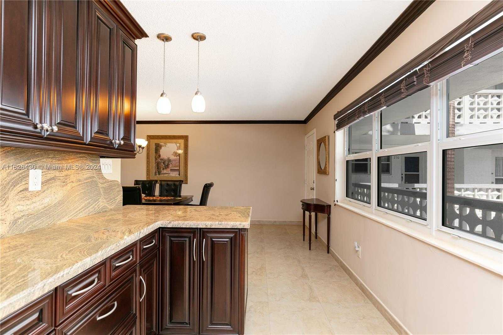 Small Image of 3135 S Ocean Dr, Hallandale Beach, FL 33009, USA Number 10