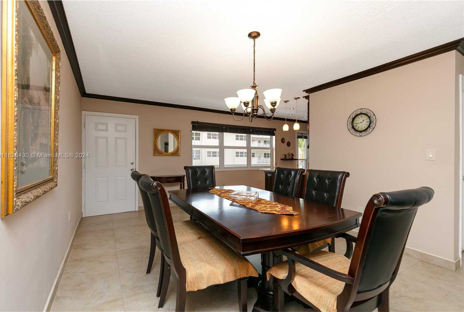 Small Image of 3135 S Ocean Dr, Hallandale Beach, FL 33009, USA Number 16