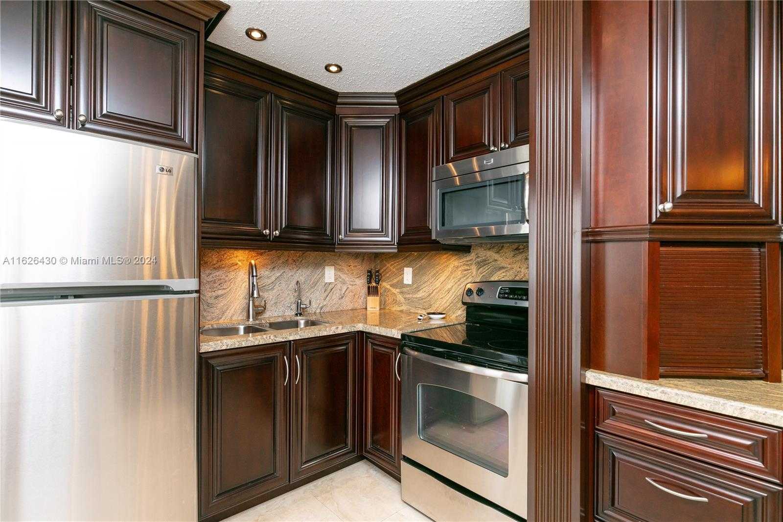 Small Image of 3135 S Ocean Dr, Hallandale Beach, FL 33009, USA Number 9