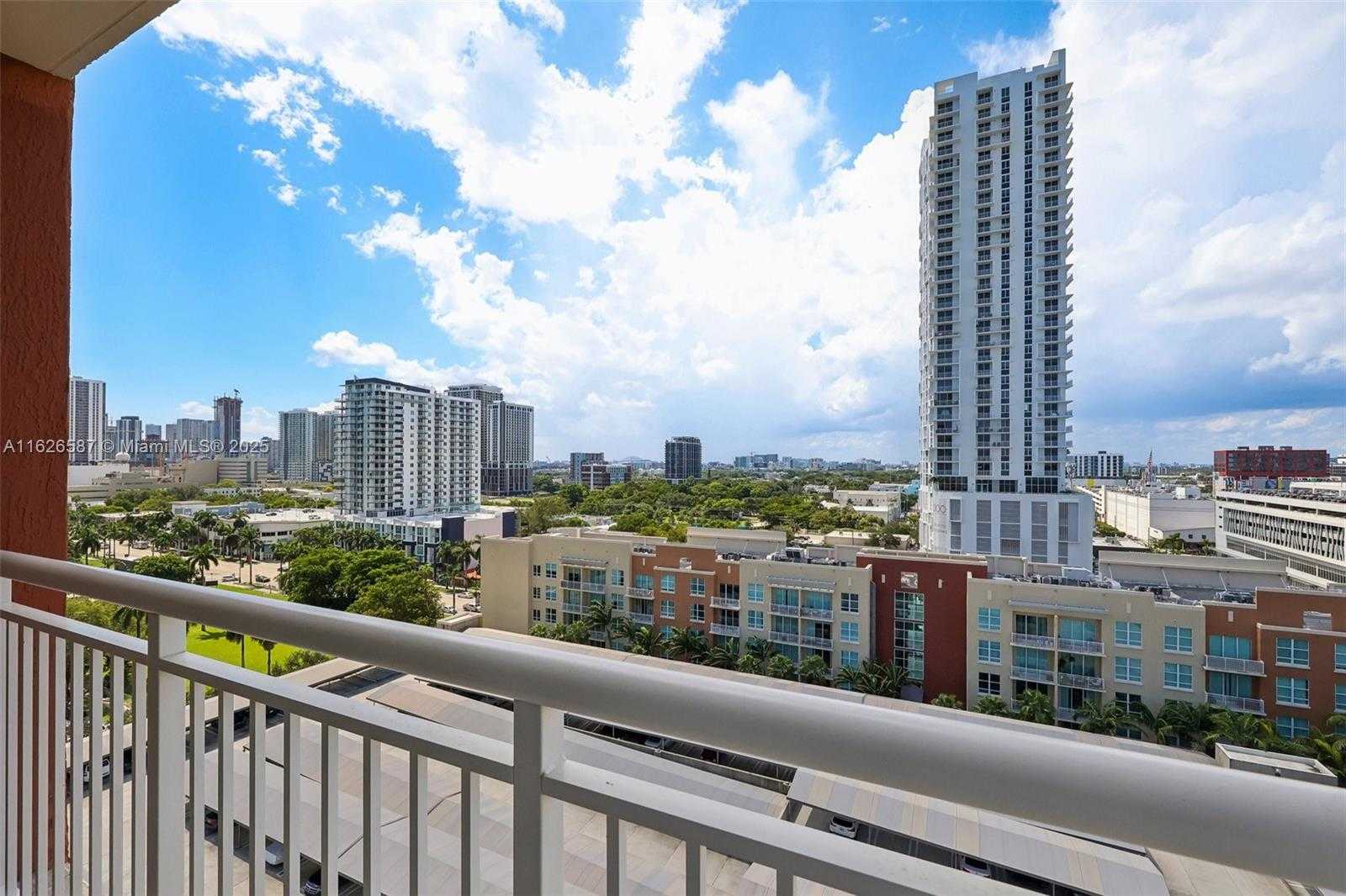 Small Image of 2000 NORTH BAYSHORE DR #1401, Miami Number 27