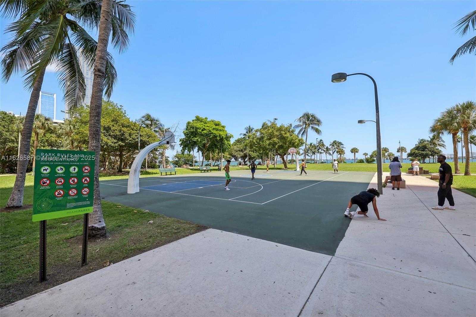 Small Image of 2000 NORTH BAYSHORE DR #1401, Miami Number 31