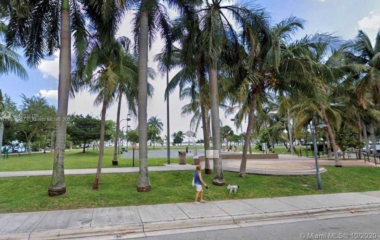Small Image of 2000 NORTH BAYSHORE DR #1401, Miami Number 32