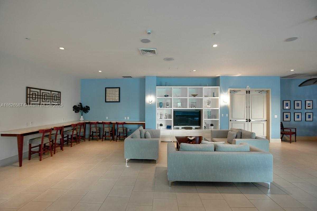 Small Image of 2000 NORTH BAYSHORE DR #1401, Miami Number 37