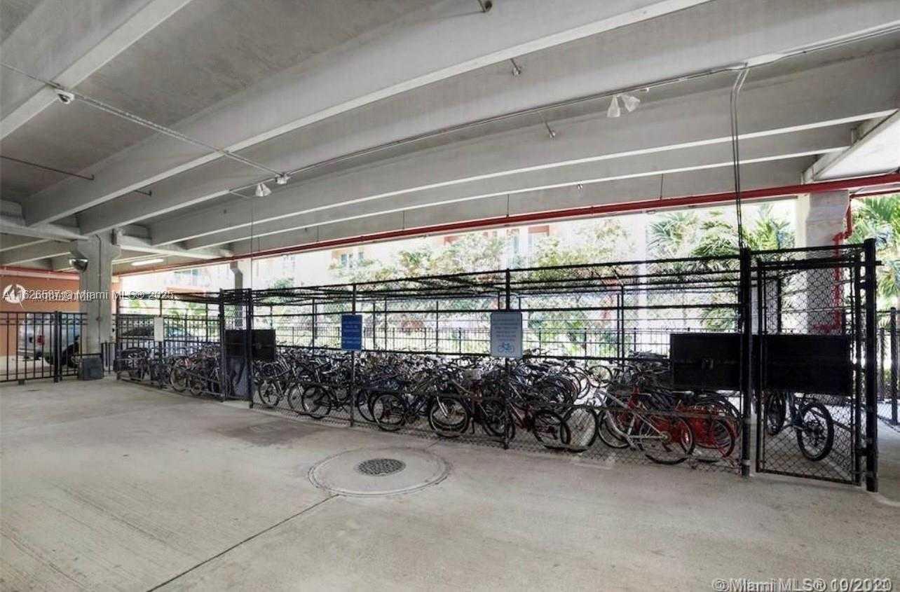 Small Image of 2000 NORTH BAYSHORE DR #1401, Miami Number 39
