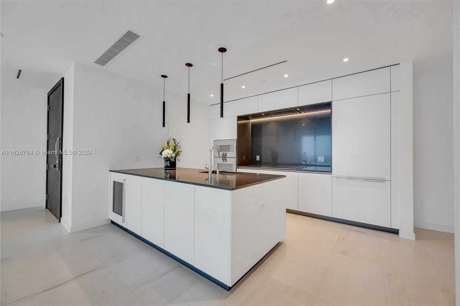 Small Image of 300 BISCAYNE BLVD WAY #703, Miami Number 16