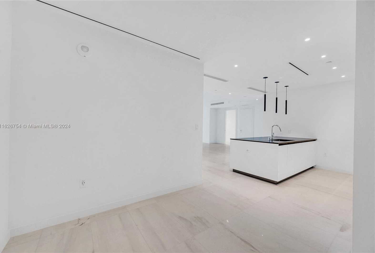 Small Image of 300 BISCAYNE BLVD WAY #703, Miami Number 24