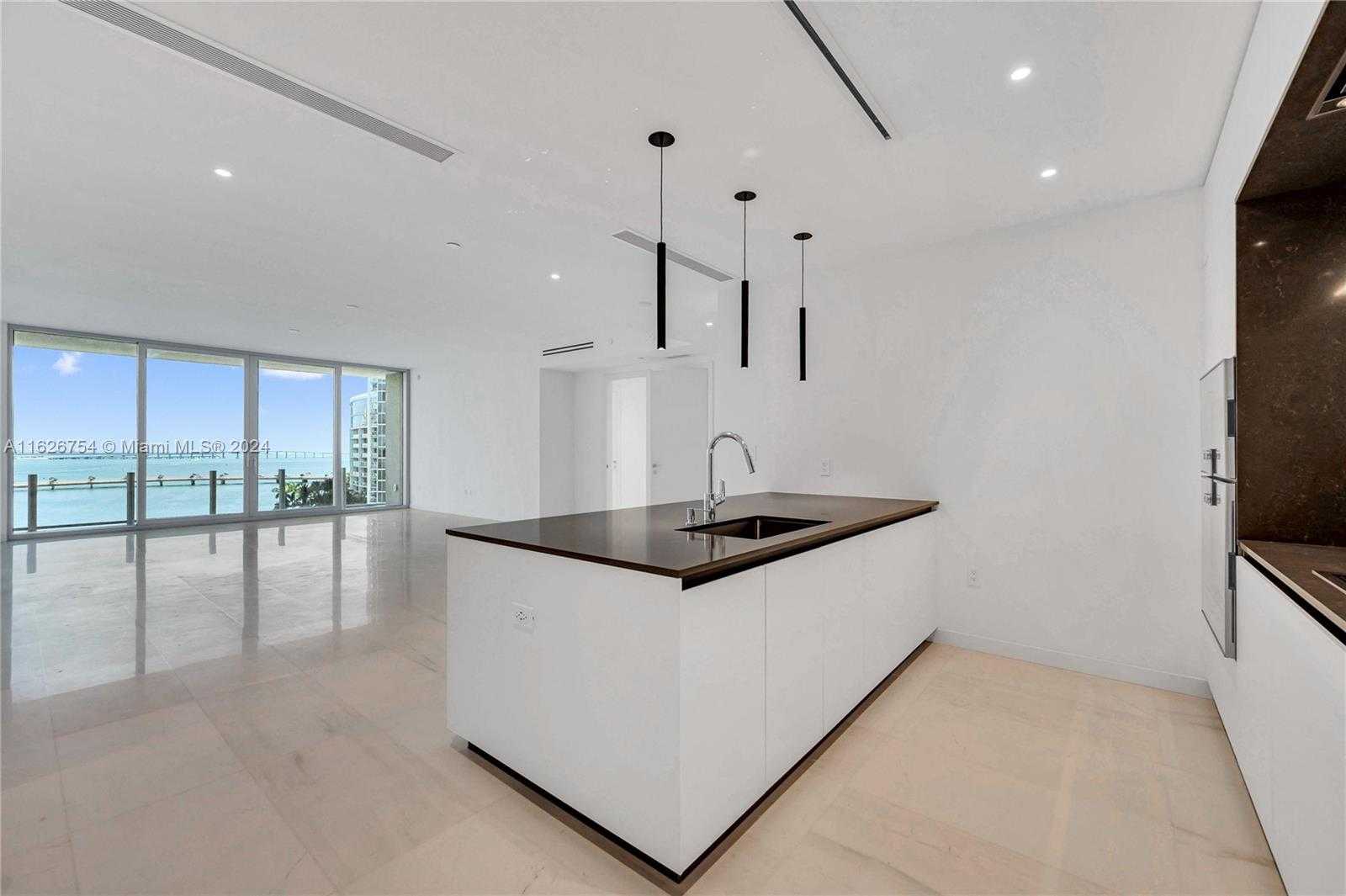 Small Image of 300 BISCAYNE BLVD WAY #703, Miami Number 4