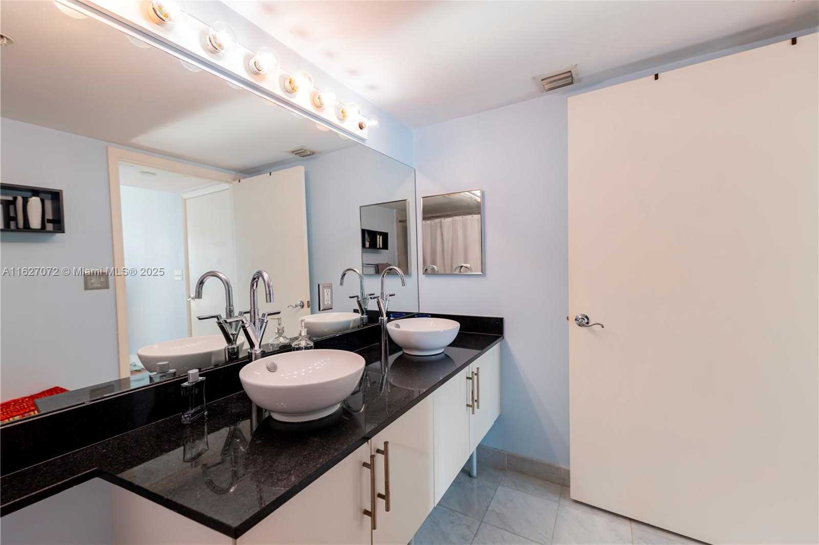 Small Image of 31 SOUTH EAST 5TH ST #3008, Miami Number 18