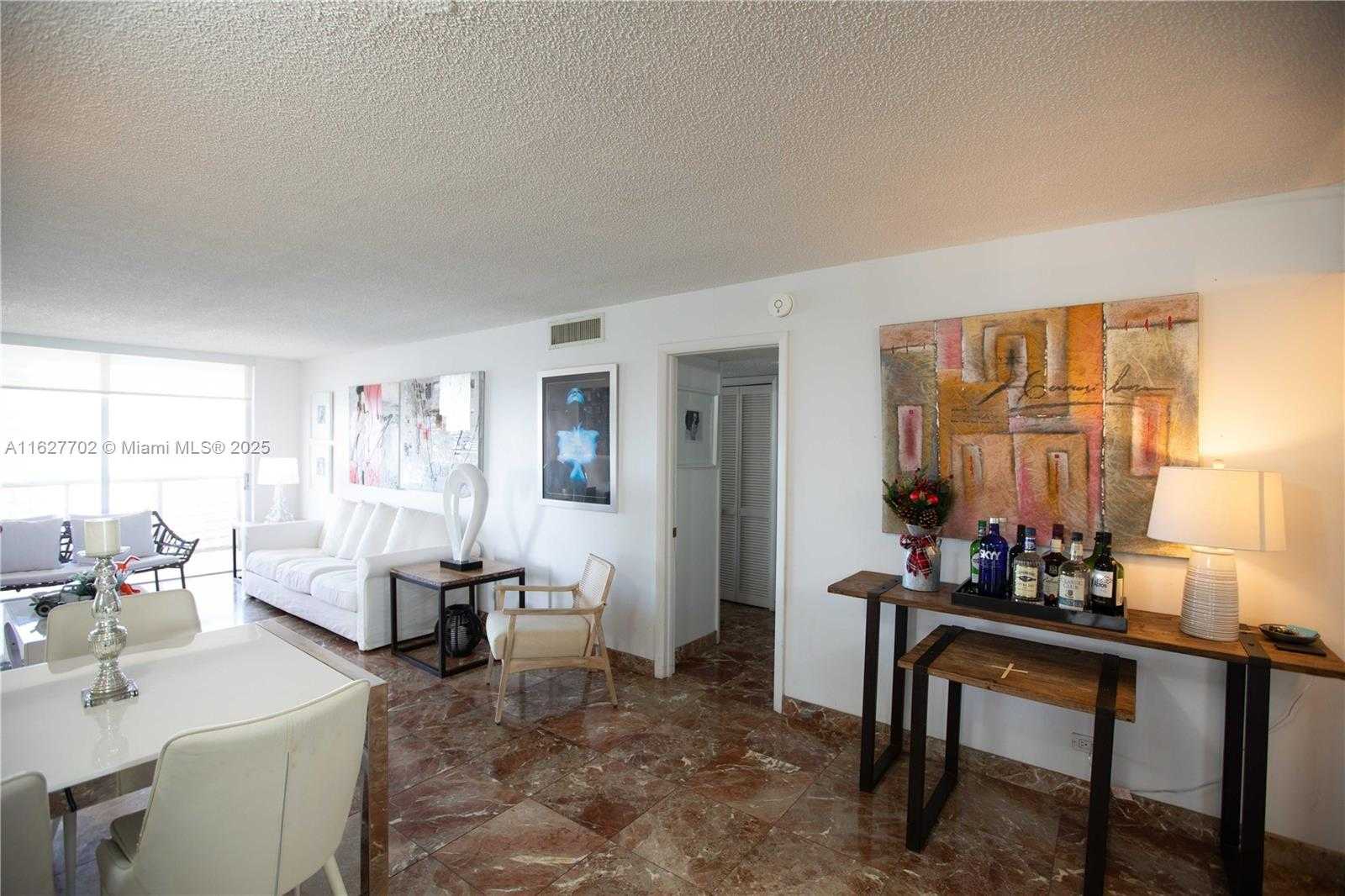 Small Image of 6039 COLLINS AVE #1728, Miami Beach Number 10