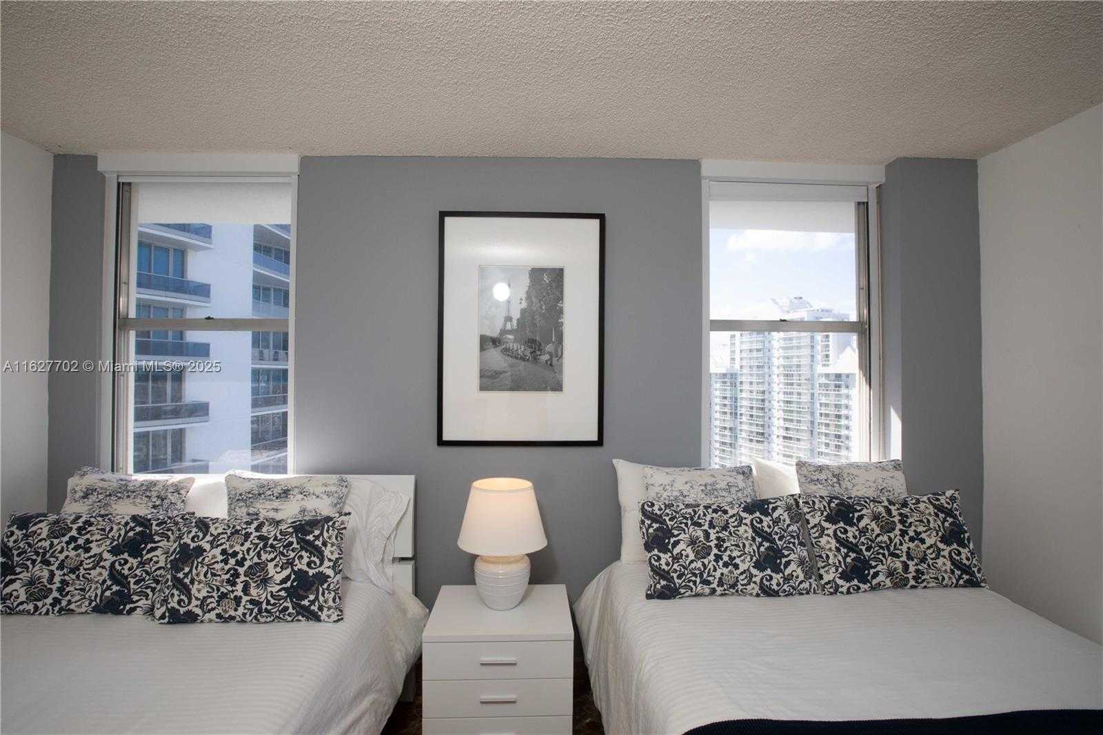 Small Image of 6039 COLLINS AVE #1728, Miami Beach Number 19