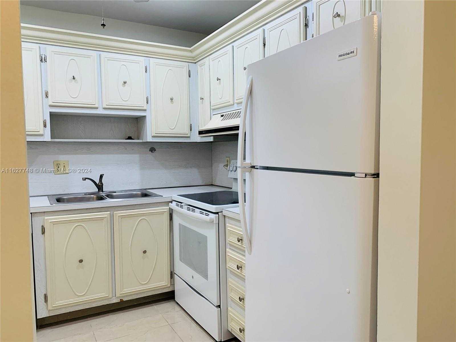 Small Image of 251 SOUTH CYPRESS RD #125, Pompano Beach Number 15