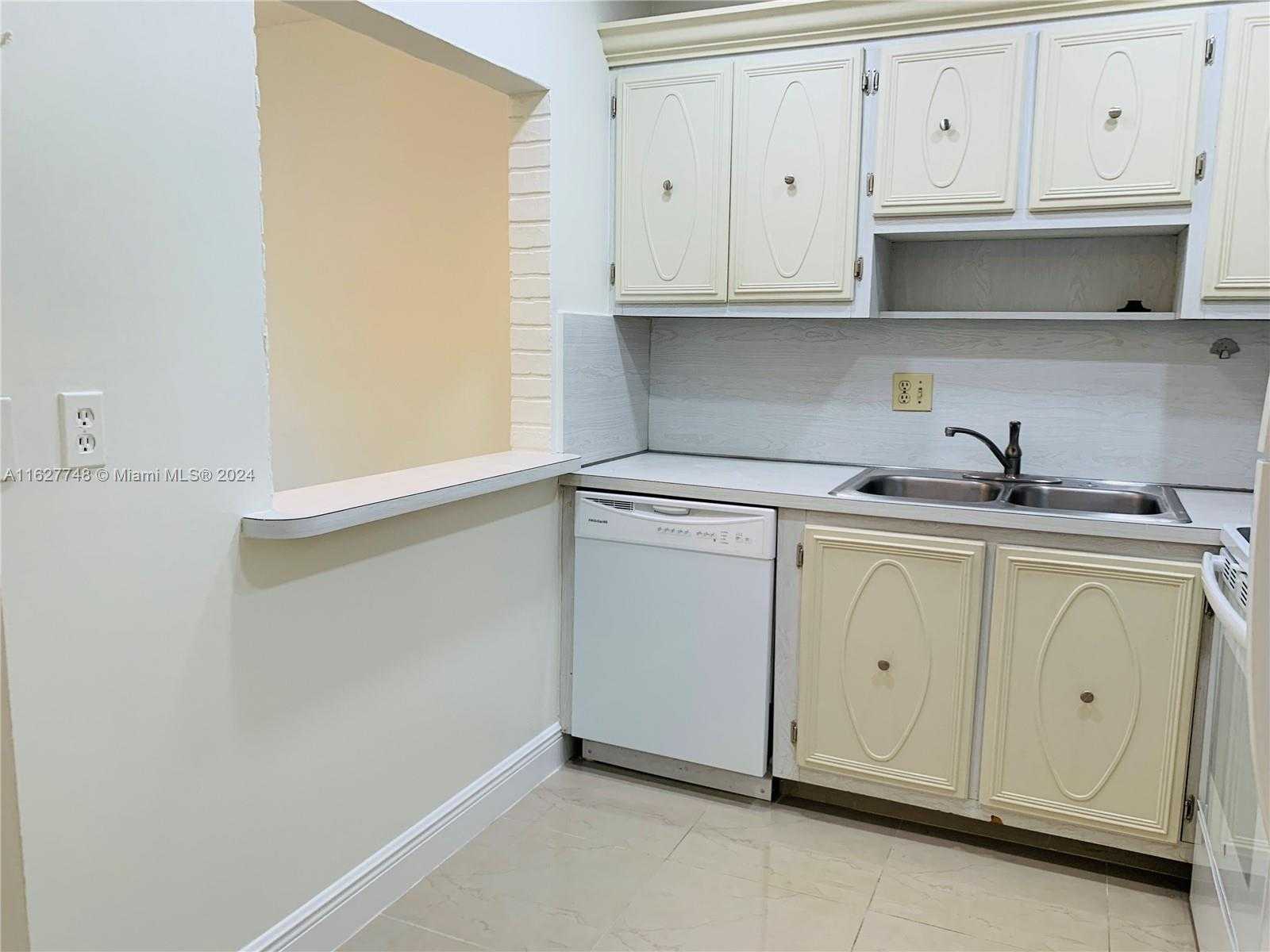Small Image of 251 SOUTH CYPRESS RD #125, Pompano Beach Number 16