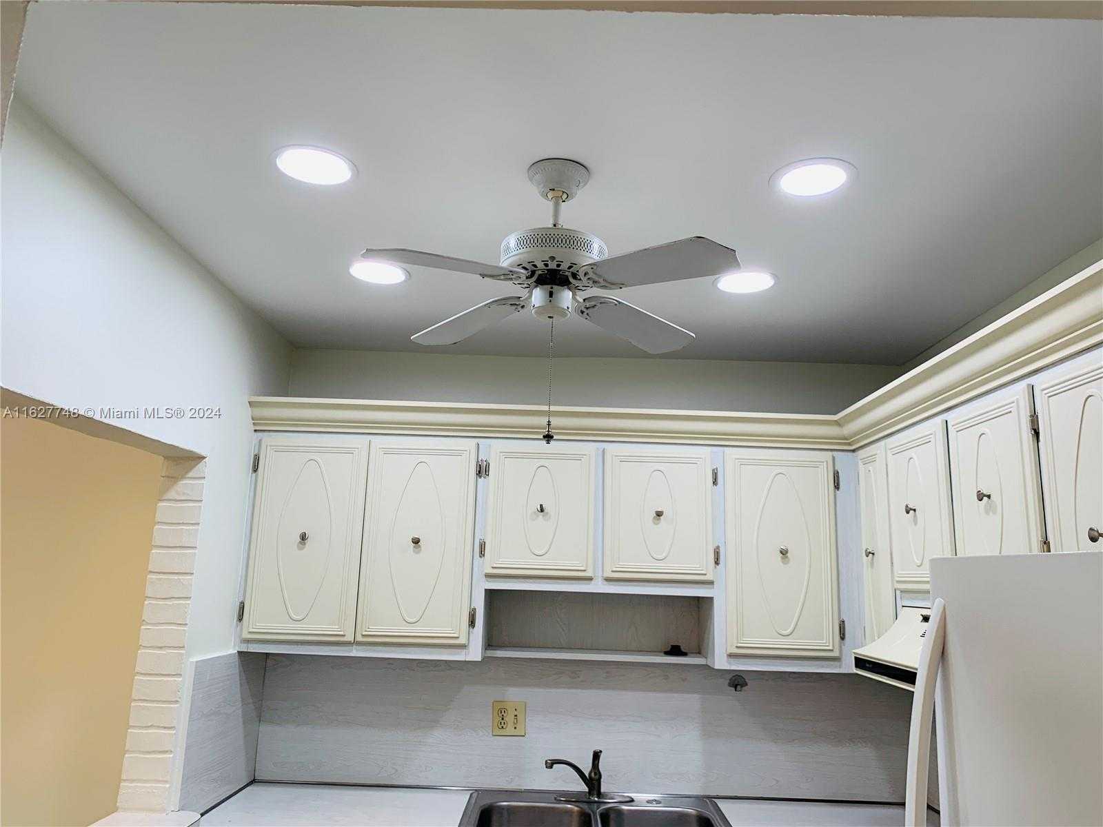 Small Image of 251 SOUTH CYPRESS RD #125, Pompano Beach Number 17