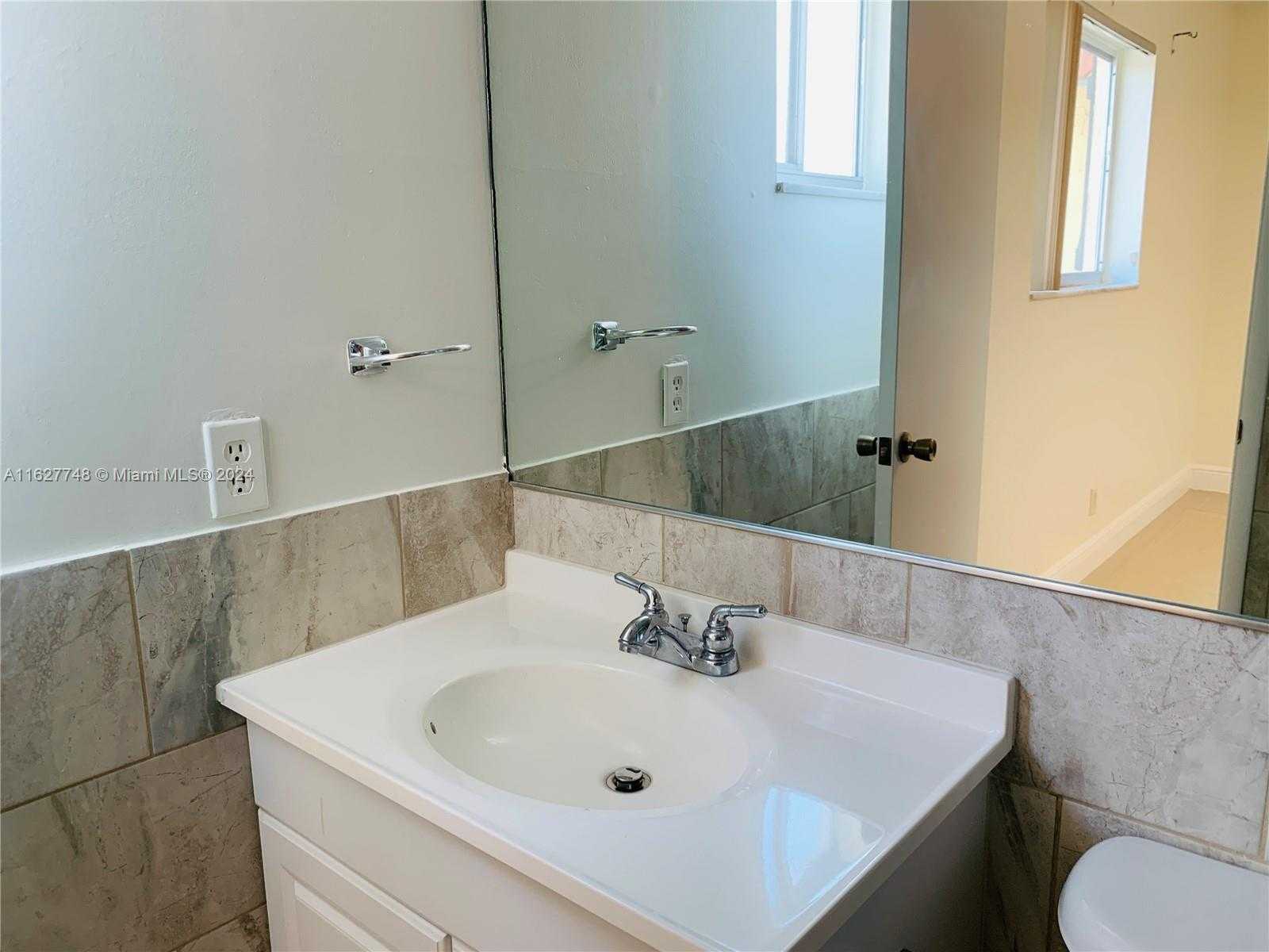 Small Image of 251 SOUTH CYPRESS RD #125, Pompano Beach Number 23