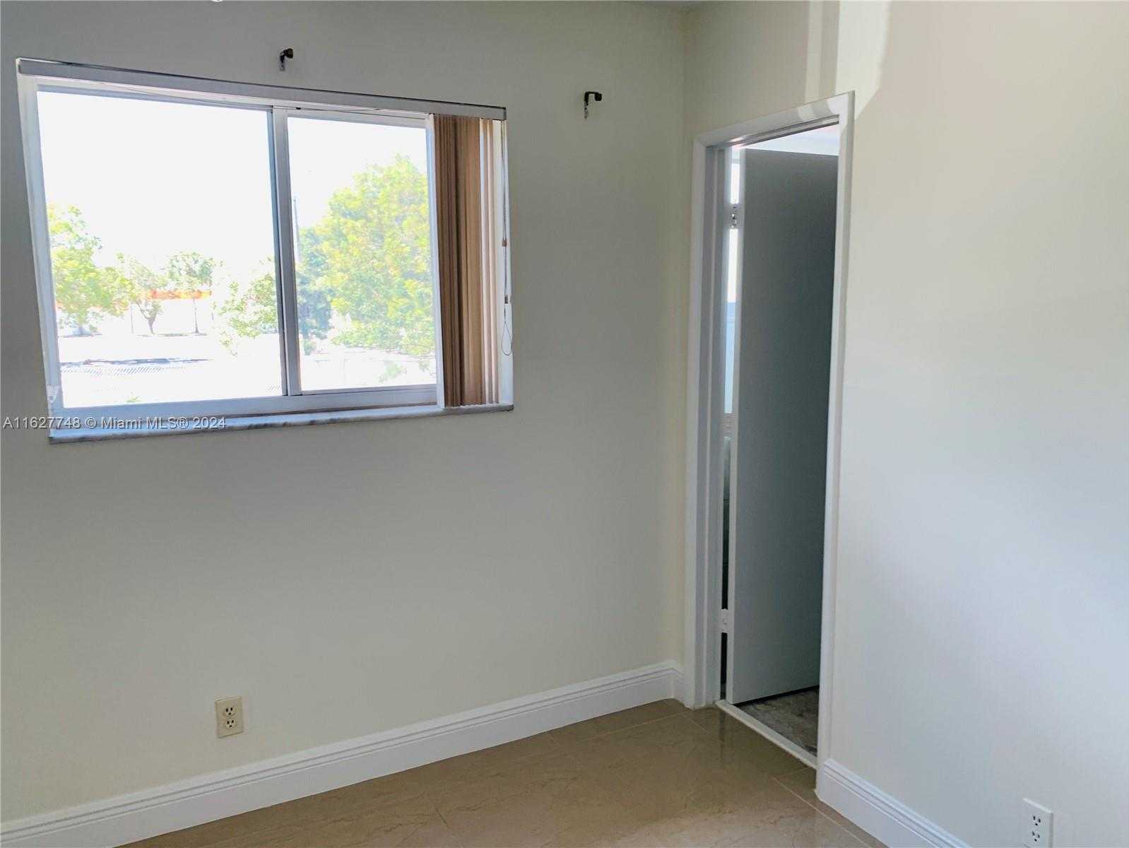 Small Image of 251 SOUTH CYPRESS RD #125, Pompano Beach Number 27