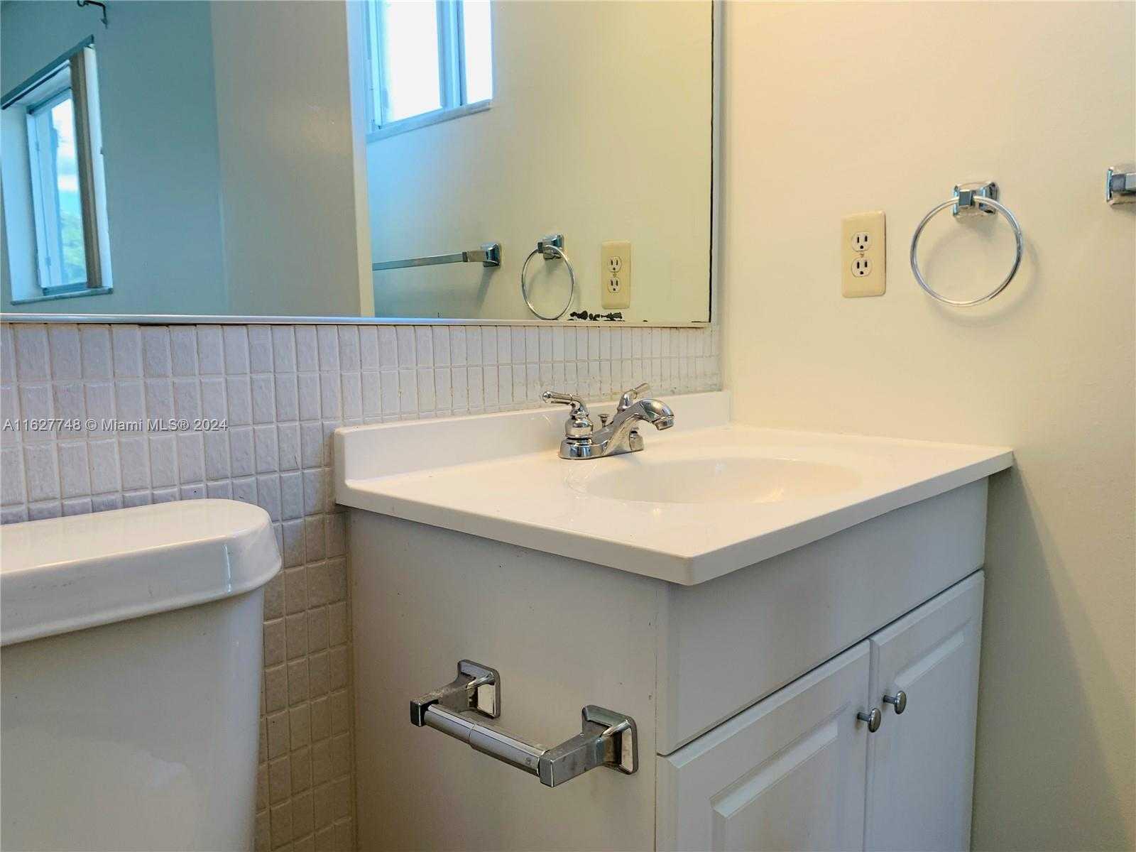 Small Image of 251 SOUTH CYPRESS RD #125, Pompano Beach Number 28
